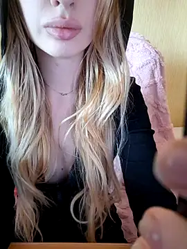 Elza kom online show from 10/11/25, 02:45