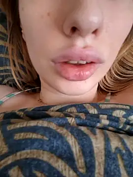 Elza kom online show from 02/16/26, 08:13