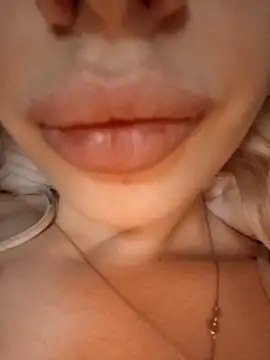 Elza kom online show from 02/20/25, 04:03