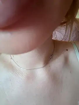 Elza kom online show from 11/03/25, 02:17