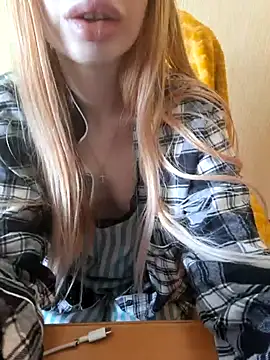 Elza kom online show from 02/15/26, 04:46