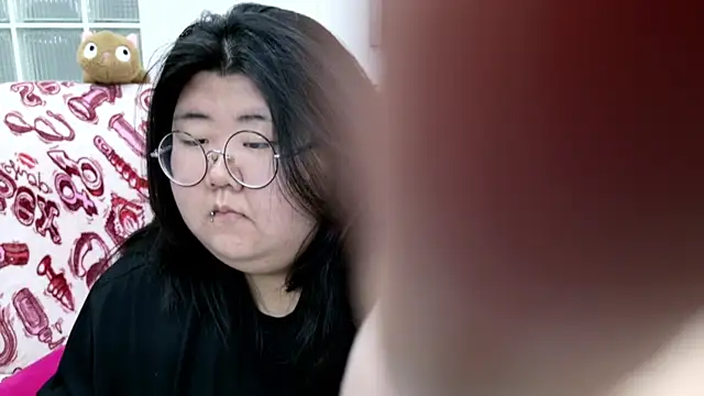 Nadine asian online show from 04/11/26, 07:45