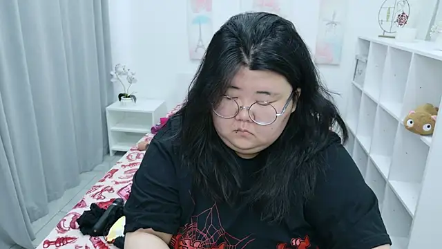 Nadine asian online show from 04/23/26, 07:37