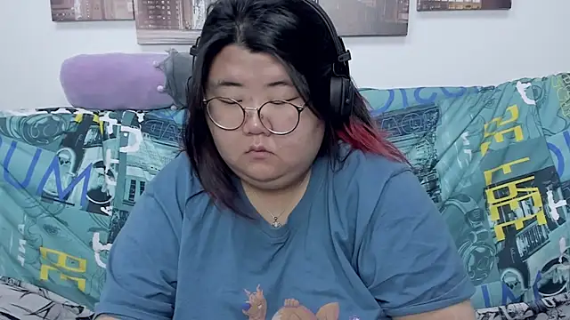 Nadine asian online show from 01/11/25, 02:20