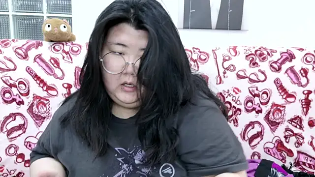 Nadine asian online show from 04/03/26, 08:32