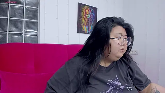Nadine asian online show from 10/19/25, 08:17