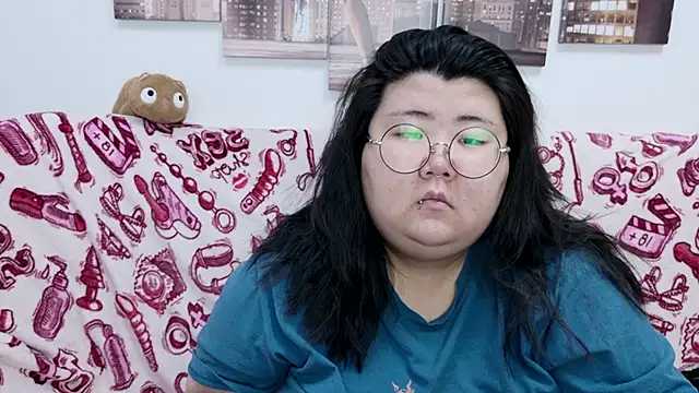 Nadine asian online show from 03/06/26, 10:43