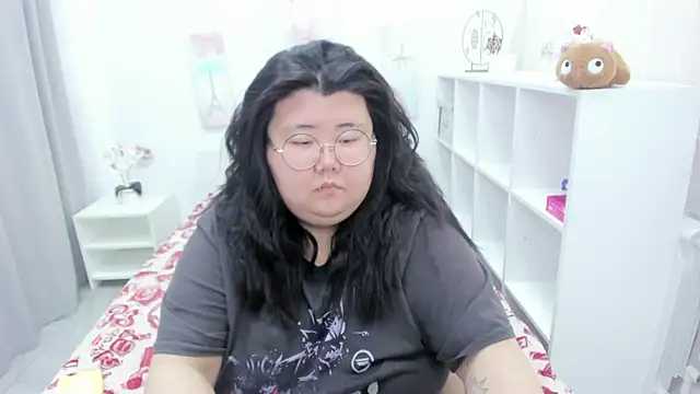 Nadine asian online show from 04/30/26, 03:02