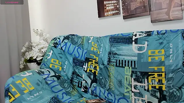 Nadine asian online show from 02/01/26, 08:23