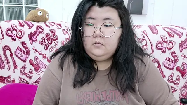 Nadine asian online show from 03/03/26, 09:05