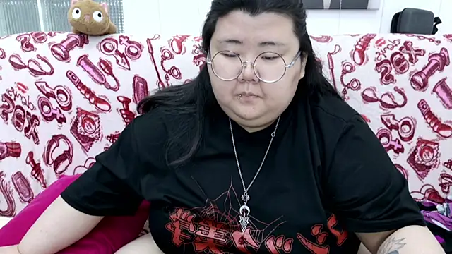 Nadine asian online show from 04/05/26, 08:21