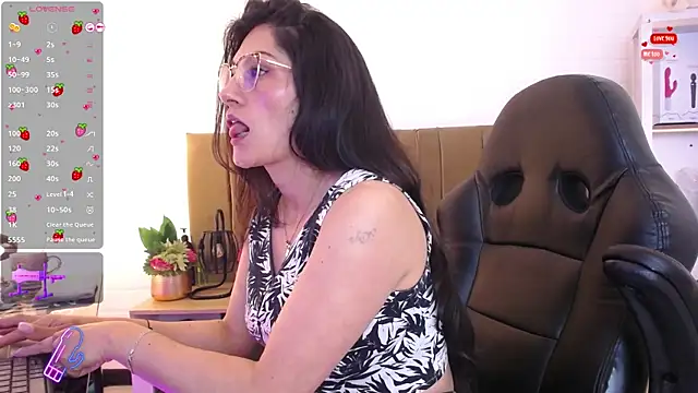 Rapunzeell  online show from 03/18/25, 01:34