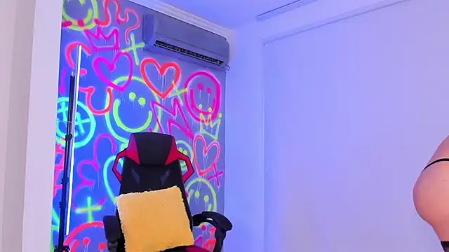 Snapshot of johedija chatting on 01/29/25, 08:25 johedija online show from 01/29/25, 08:25