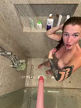 Laurahorney xo online show from 11/16/25, 10:42