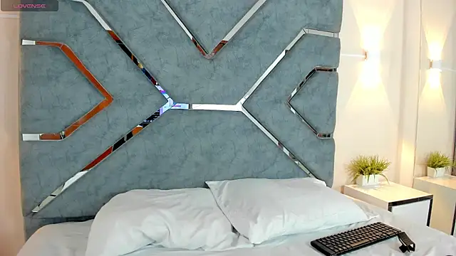 LucciaPorter online show from 12/15/25, 09:09