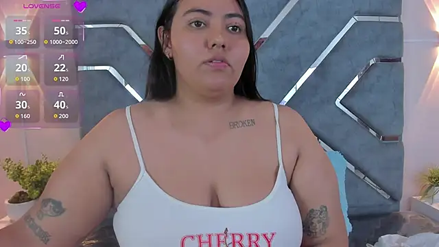 LucciaPorter online show from 05/29/26, 02:01