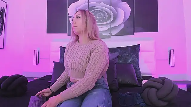 isabella simons online show from 11/21/25, 02:32