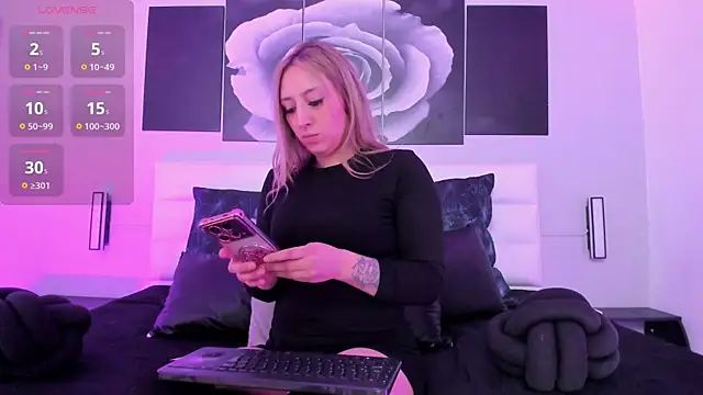 isabella simons online show from 09/23/25, 03:24