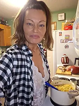 Snapshot of Erotic_and_Exotic chatting on 01/11/26, 01:01 Erotic and Exotic online show from 01/11/26, 01:01