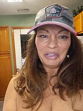 Snapshot of Erotic_and_Exotic chatting on 01/08/26, 05:46 Erotic and Exotic online show from 01/08/26, 05:46