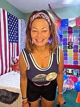 Snapshot of Erotic_and_Exotic chatting on 06/14/26, 03:13 Erotic and Exotic online show from 06/14/26, 03:13