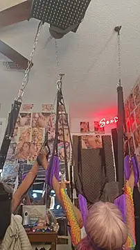 luvs2cumm69 online show from 12/14/25, 08:09