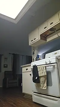 luvs2cumm69 online show from 11/26/25, 12:21