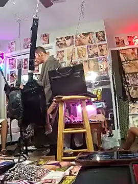 luvs2cumm69 online show from 02/20/25, 10:48