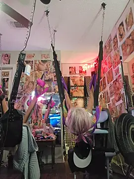 luvs2cumm69 online show from 03/01/26, 12:21