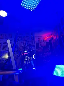 luvs2cumm69 online show from 05/16/26, 10:36