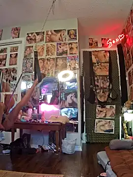 luvs2cumm69 online show from 02/25/25, 08:11