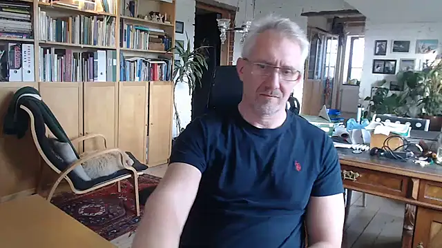 tom-swede online show from 12/02/25, 12:07