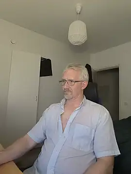 Snapshot of tom-swede chatting on 06/06/26, 11:10 tom-swede online show from 06/06/26, 11:10