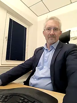 tom-swede online show from 11/24/25, 03:56