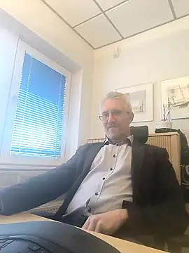 tom-swede online show from 12/05/24, 01:11