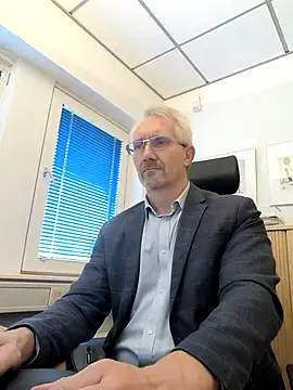 tom-swede online show from 10/10/25, 02:07