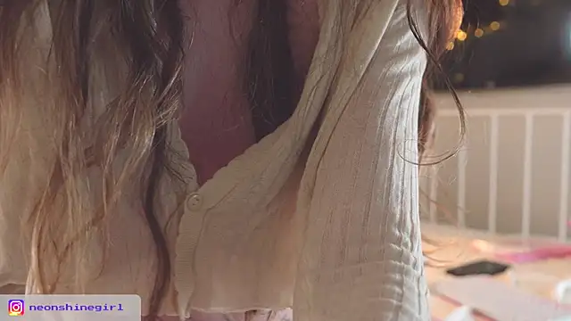 NeonShine online show from 12/17/25, 05:34