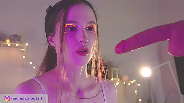 NeonShine online show from 02/25/26, 06:46