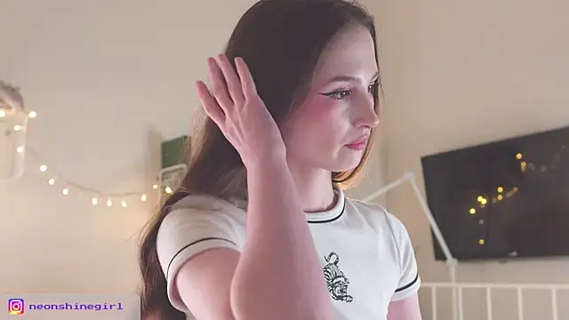 NeonShine online show from 12/19/25, 06:38