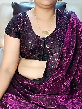 Traditional Housewife  online show from 09/13/25, 01:49