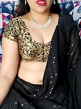 Traditional Housewife  online show from 09/18/25, 12:13