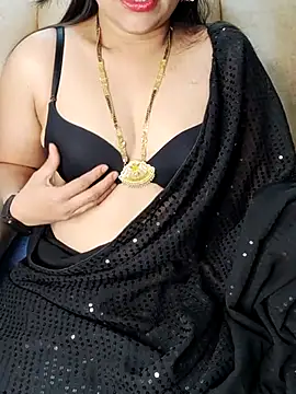 Traditional Housewife  online show from 03/18/25, 01:46