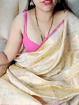 Traditional Housewife  online show from 03/12/25, 06:07