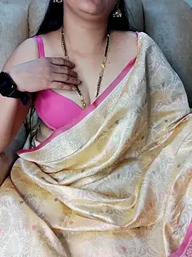 Traditional Housewife  online show from 03/16/25, 03:50