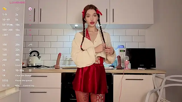 PrettyLilie online show from 11/21/25, 12:26