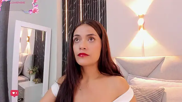 Snapshot of katrina_kaif_x chatting on 05/27/26, 07:21 katrina kaif x online show from 05/27/26, 07:21