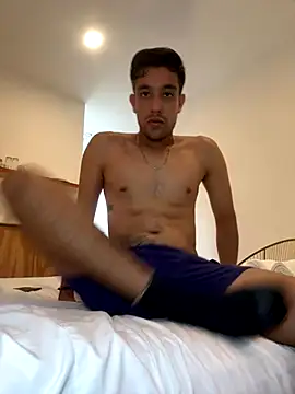 Snapshot of Magicerosxx69 chatting on 10/10/25, 09:37 Magicerosxx69 online show from 10/10/25, 09:37