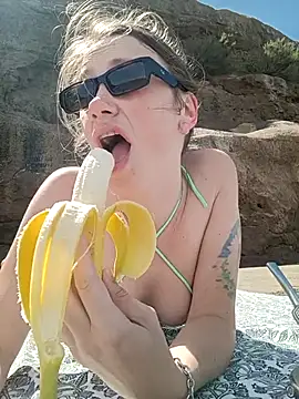 stupid babybird online show from 11/22/25, 05:23