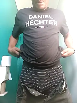 Ngamla123 online show from 10/31/25, 05:59