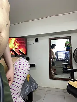 TheKing6ix9ine69 online show from 12/21/25, 10:32